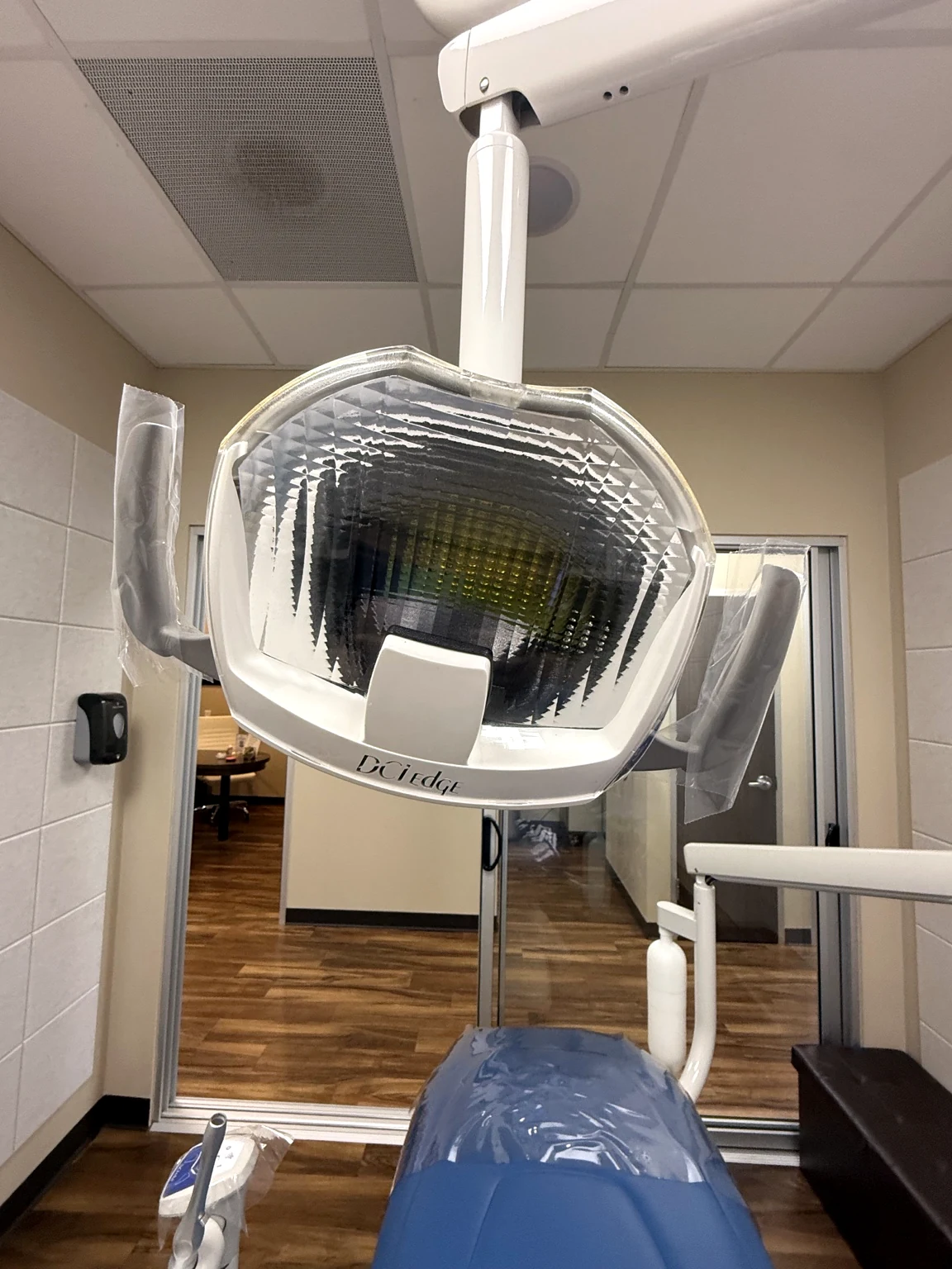 Dental operatory light
